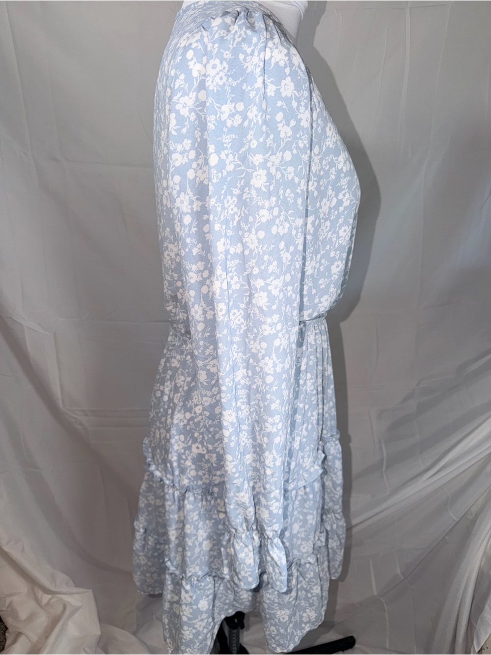 Inspired Hearts Light Blue & White Floral V-Neck Tiered Dress - Picture 3 of 11